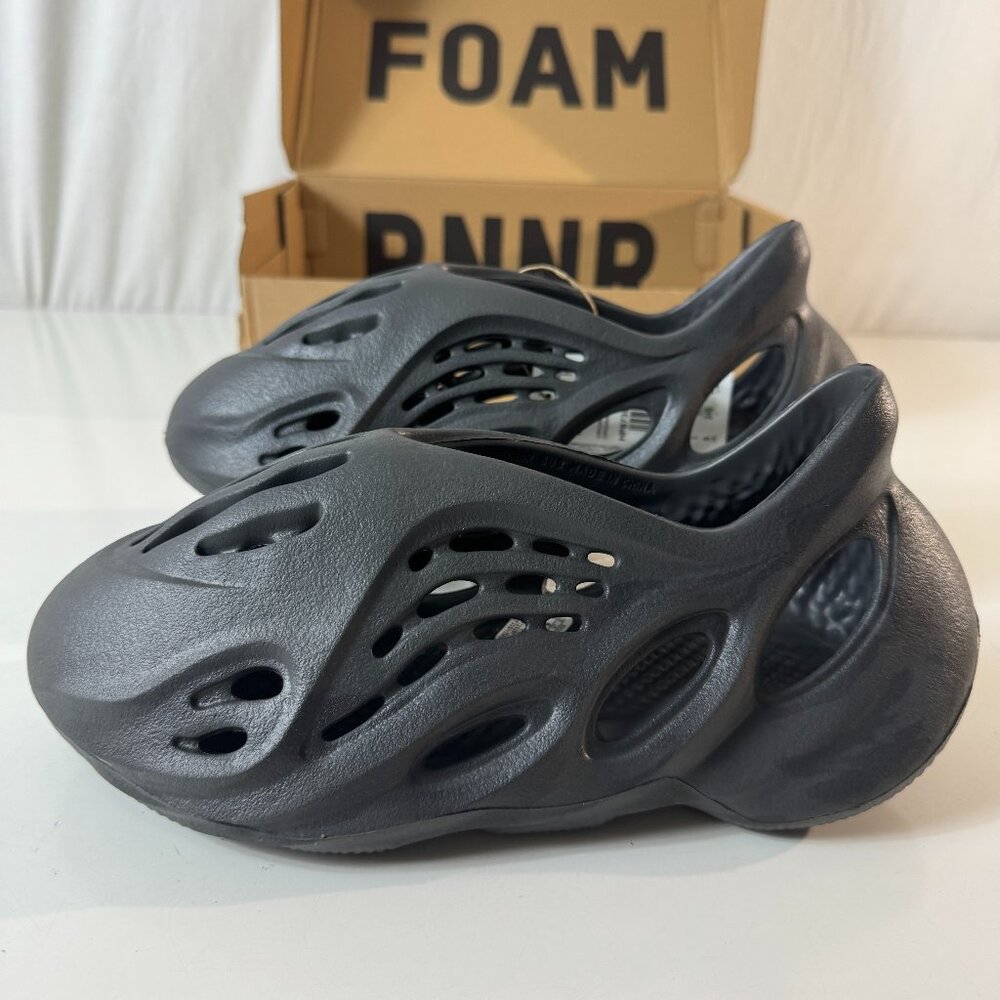 Adidas Yeezy Foam RNR Onyx Mens Size 6 NEW in Box